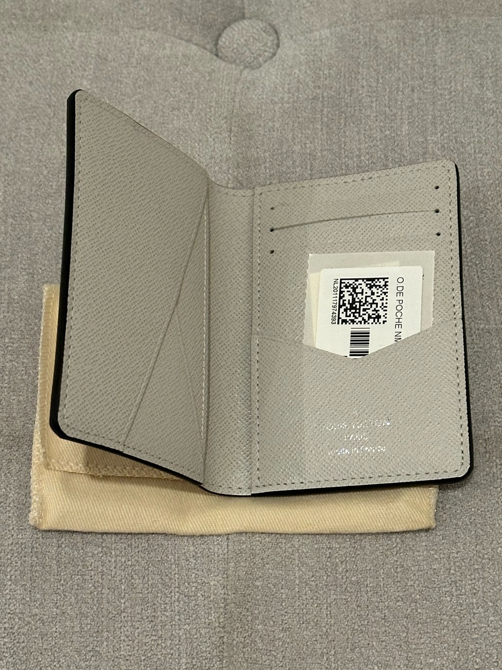 Louis Vuitton Taigarama Pocket Organizer - Picture 4 of 7
